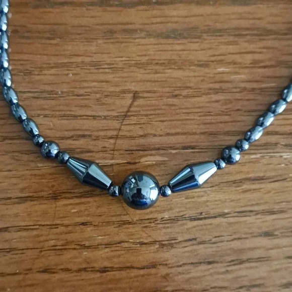 Fashion Accessories | Hematite | Non-magnetic | Lobster Claw clasp closure - Picture 5 of 5